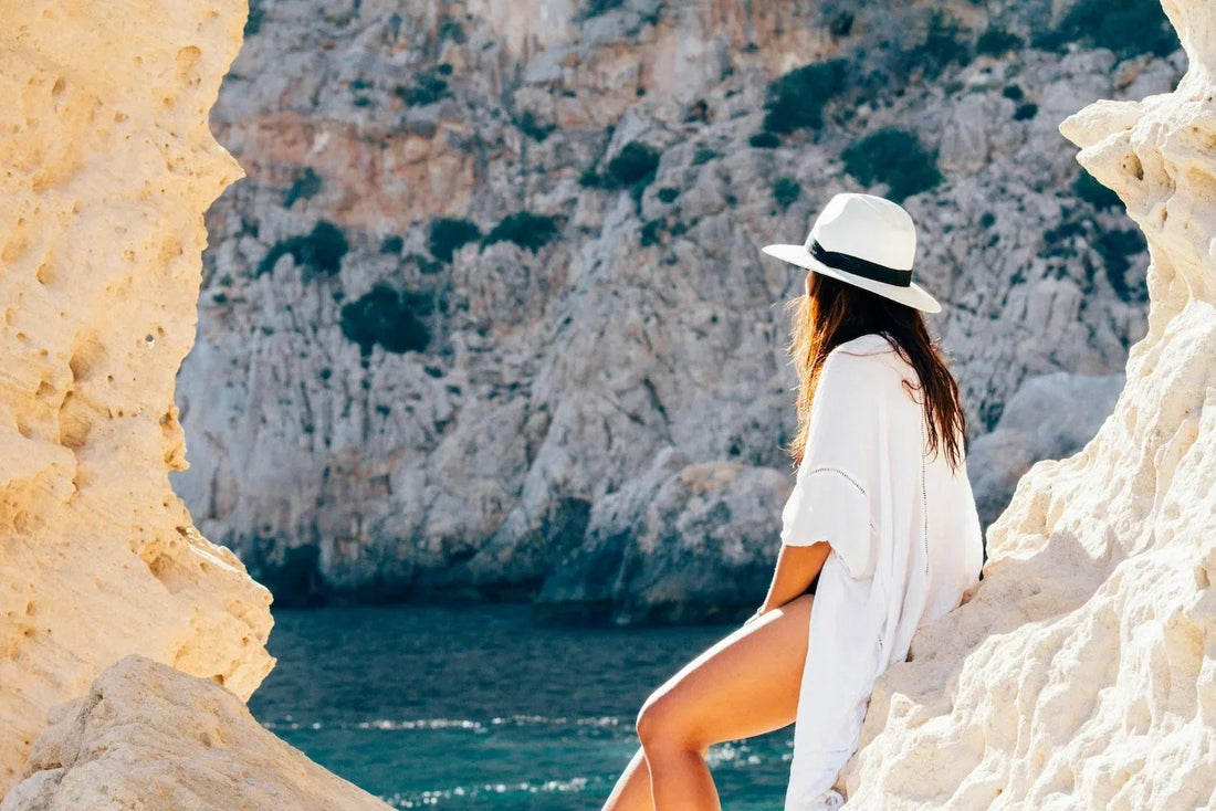 Stylishly Between Seasons: Fashionable Clothes and Accessories for Spring and Summer