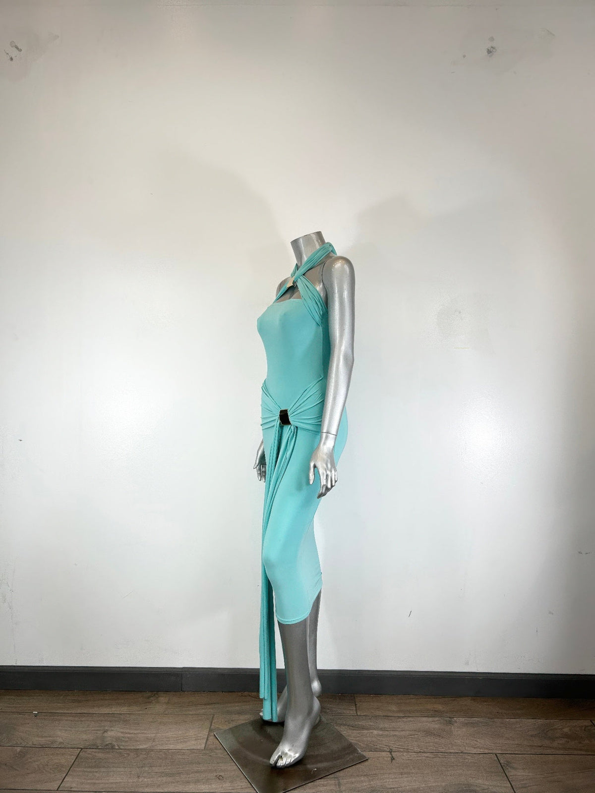 Halter-style Bodycon Midi Dress - Clusimo