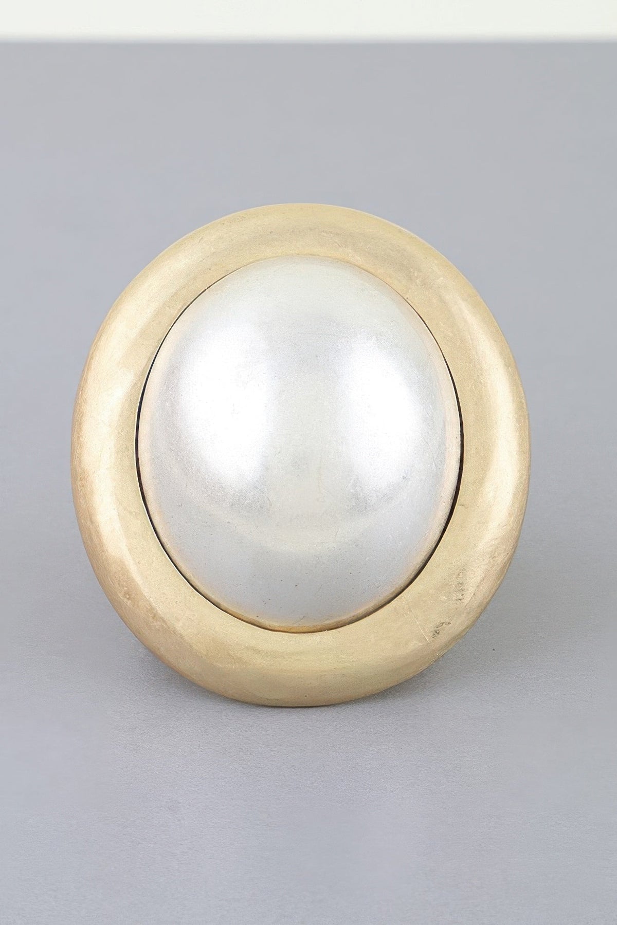 Hammered Pearl Dome Statement Ring - Clusimo