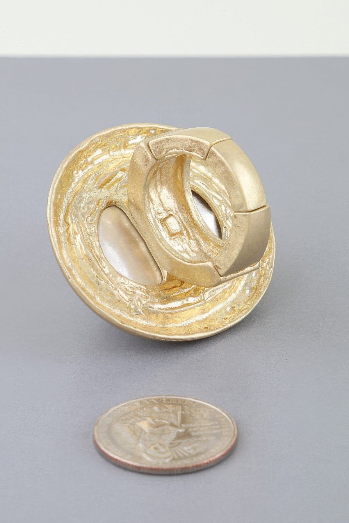 Hammered Pearl Dome Statement Ring - Clusimo