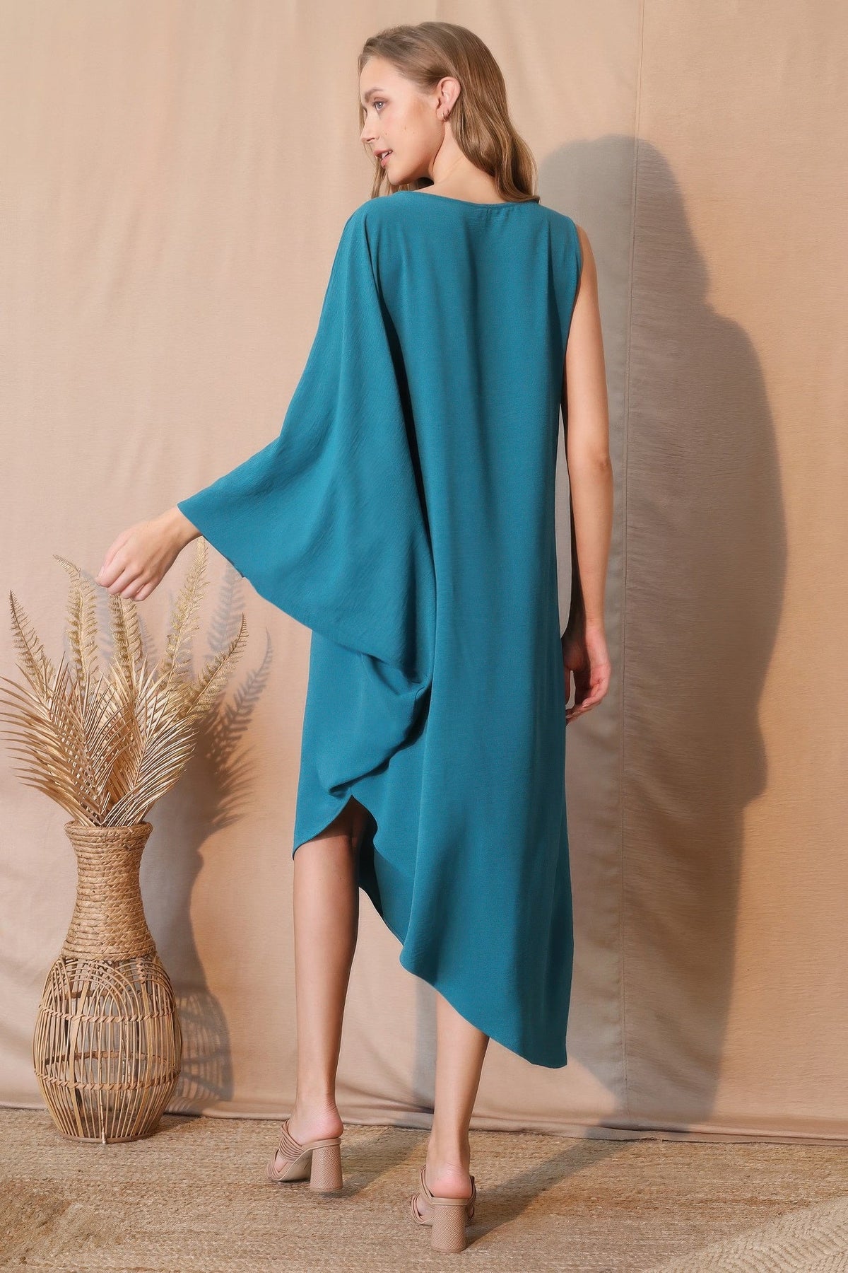 Matte Crepe One Sleeve Dress - Clusimo