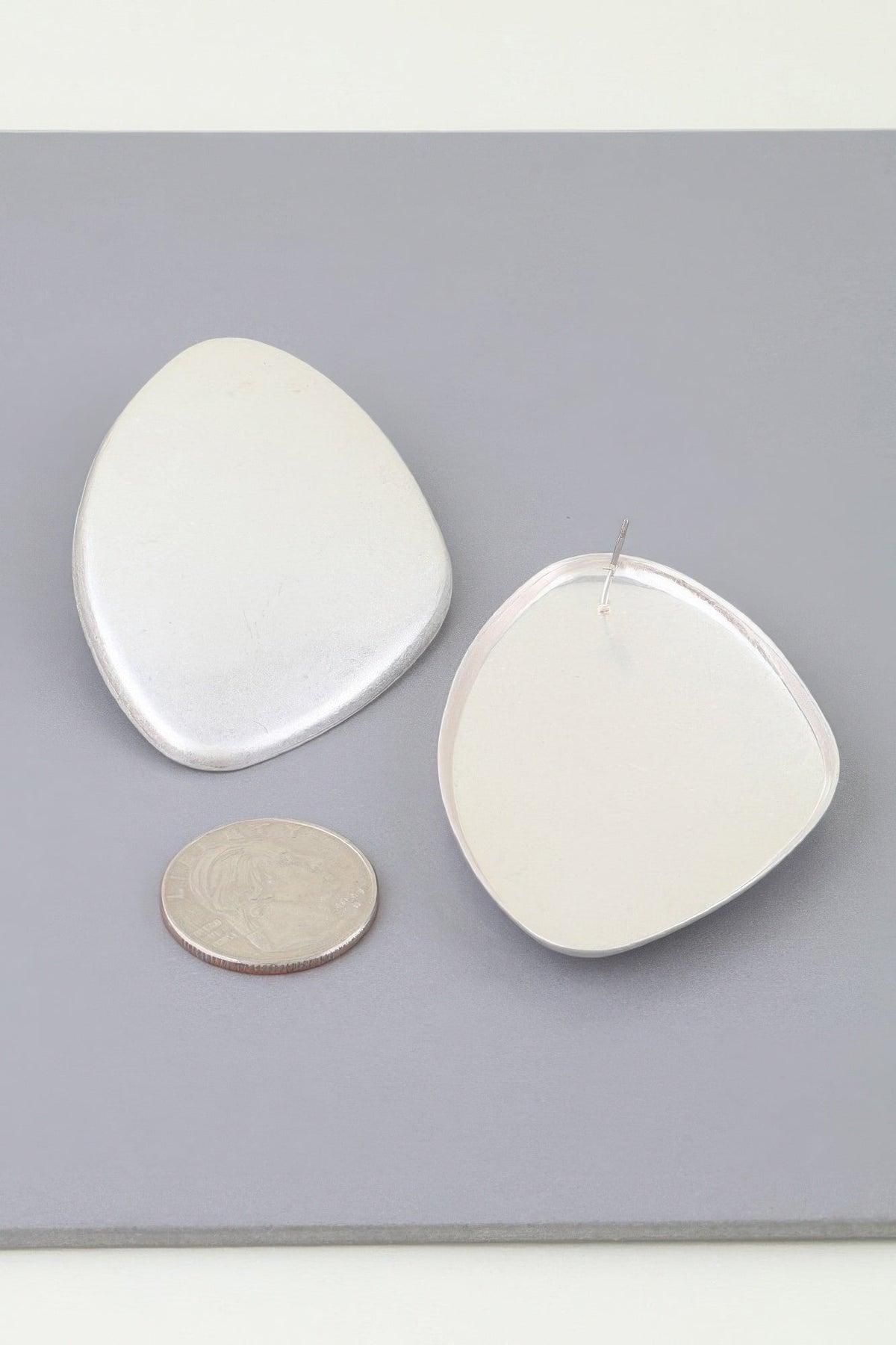 Polished Classic Plate Drop Earrings - Clusimo