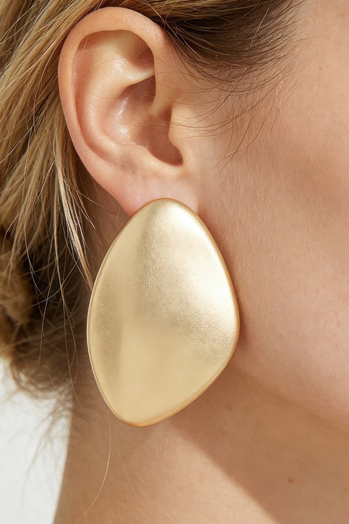 Polished Classic Plate Drop Earrings - Clusimo