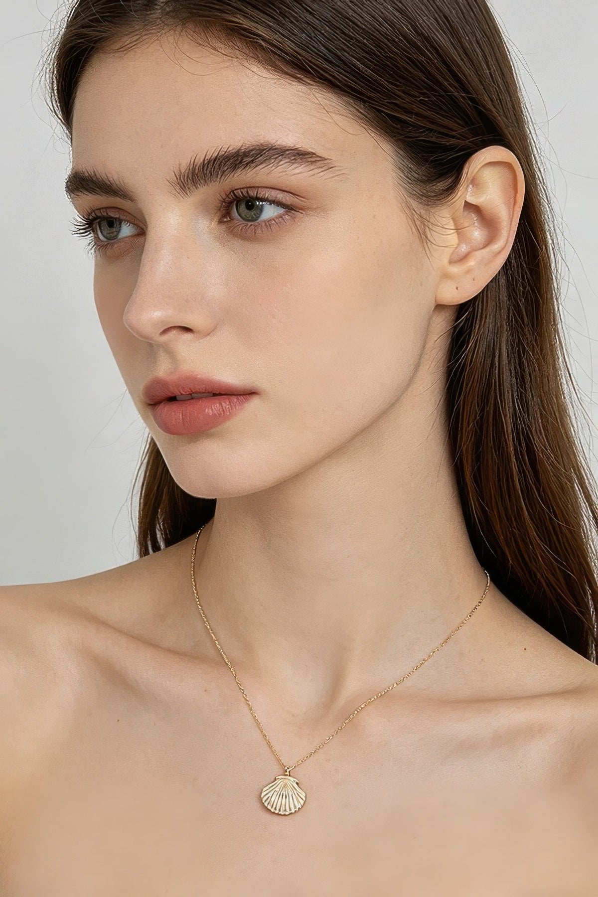 Polished Seashell Pendant Necklace - Clusimo