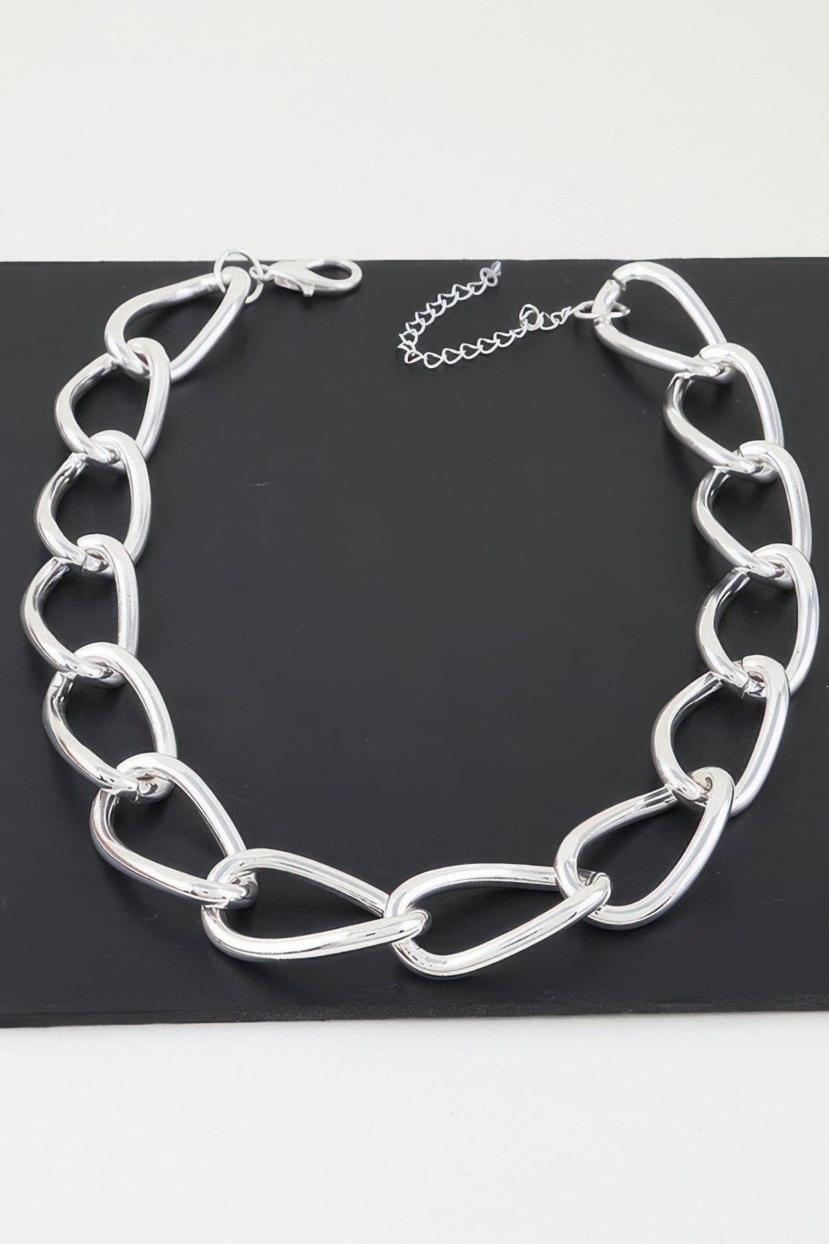 Polished Twist Chain Statement Necklace - Clusimo