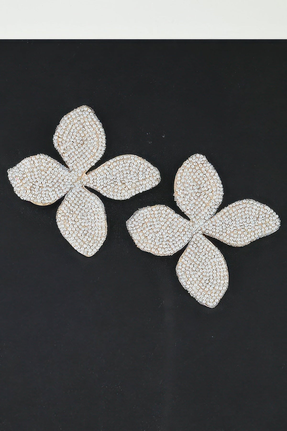 Stone Beaded Flower Earrings - Clusimo