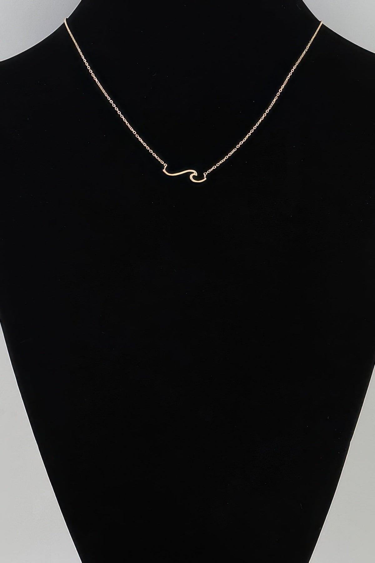 Summer Wave Pendant Necklace - Clusimo